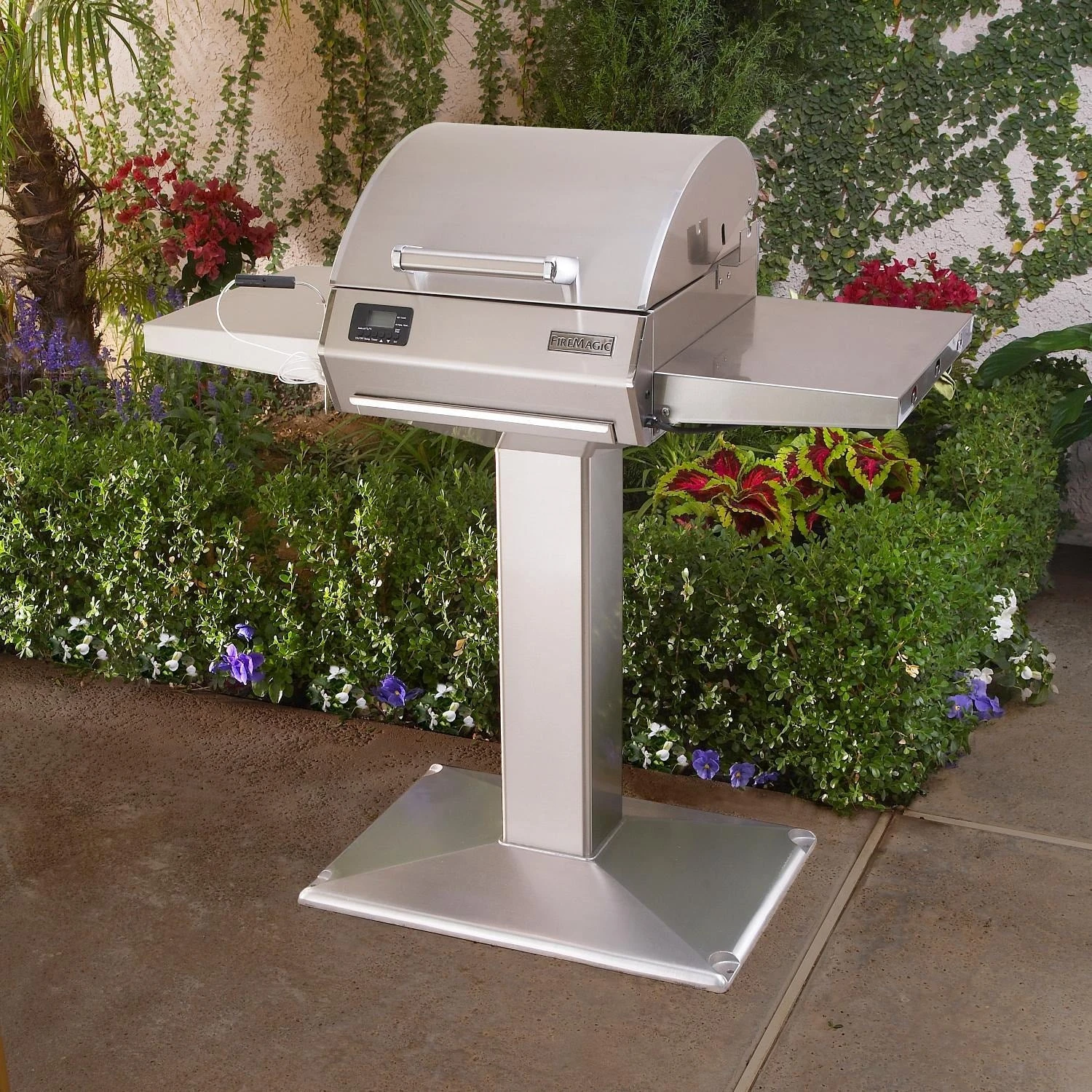 E251s Patio Post Mount Electric Grill 4 E251s Patio Post Mount Electric Grill - Image 2