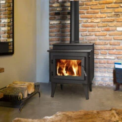 4300 Step Top Wood Stove -HearthHome ECommerce QDF4300STshutterstock 1316903501 1